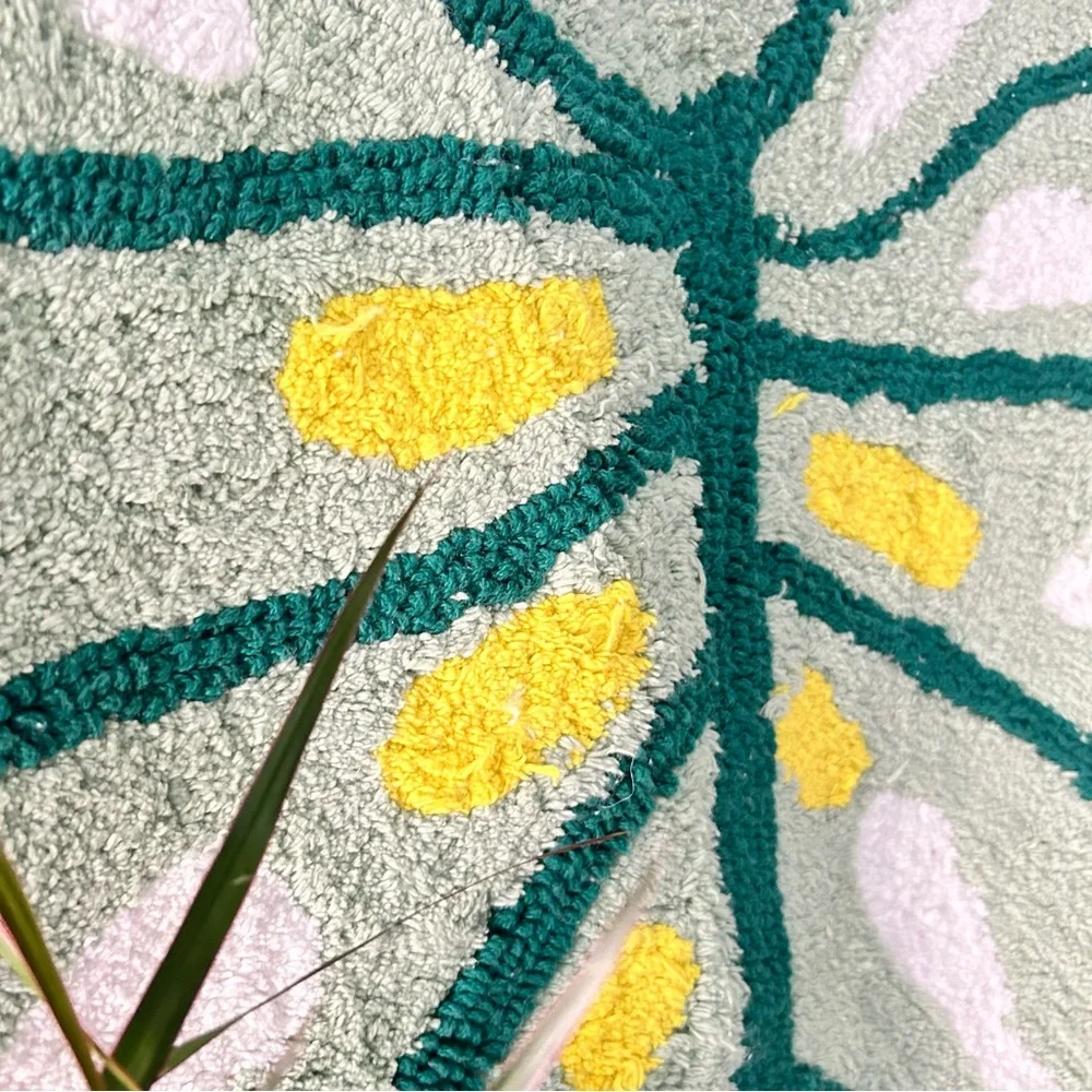🌴Target Room Essentials Leaf - Shaped Bath Rug | Green and Yellow Bath